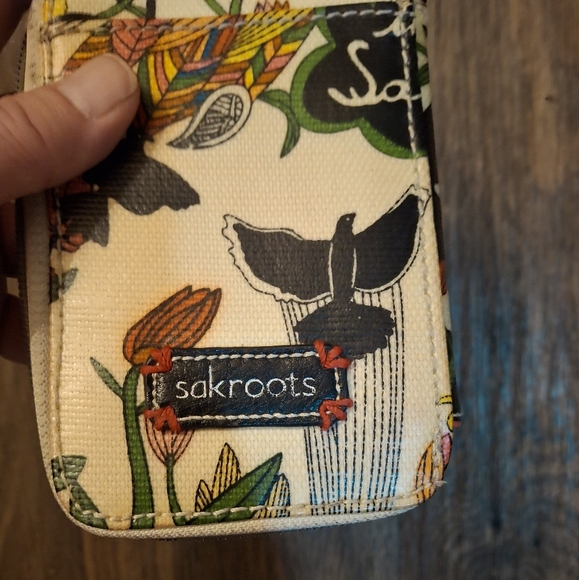 The Sakroots Peace Crossbody Wallet. - Picture 11 of 15
